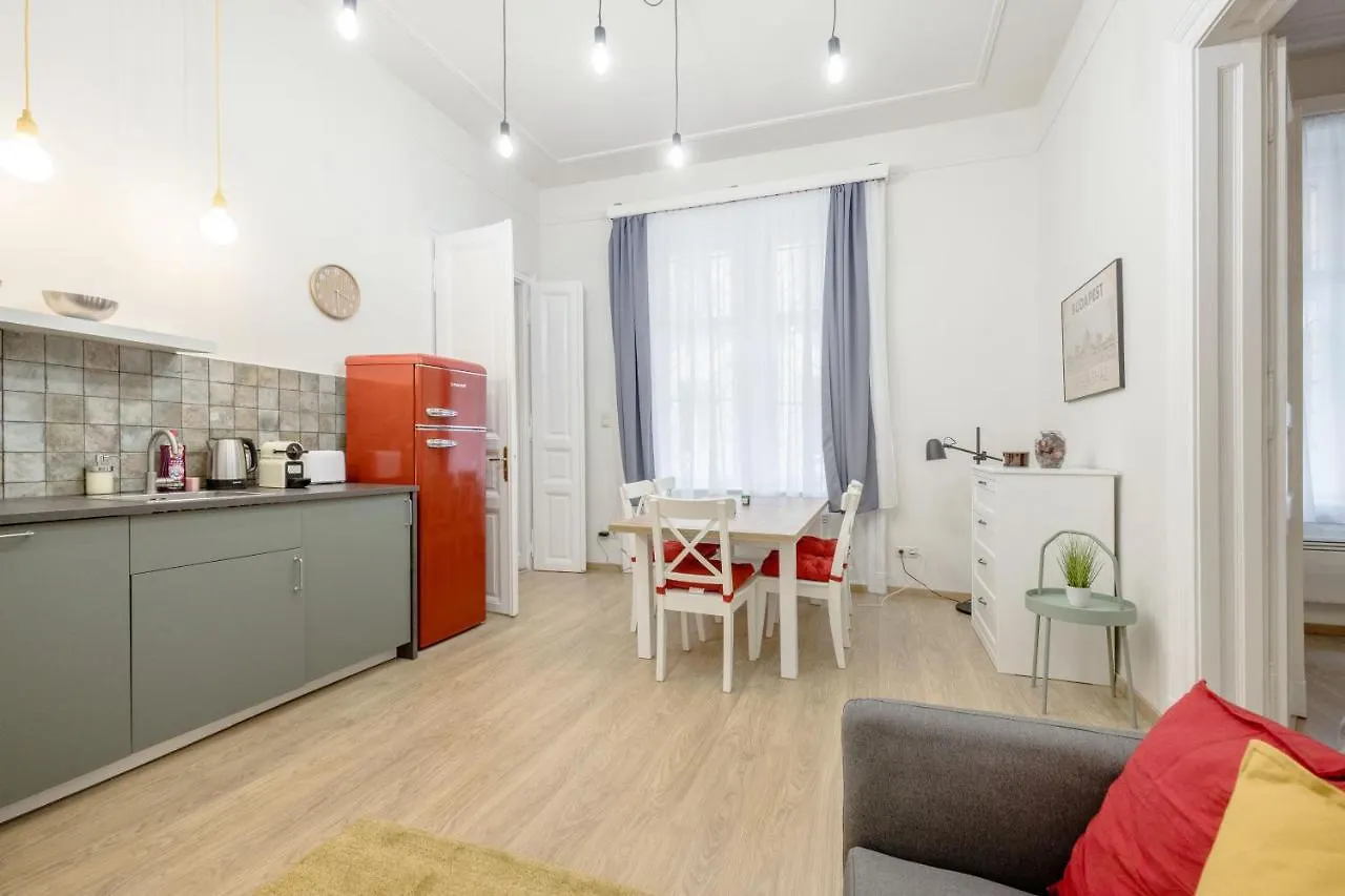 Stylish & Central 2Br Apartment 부다페스트